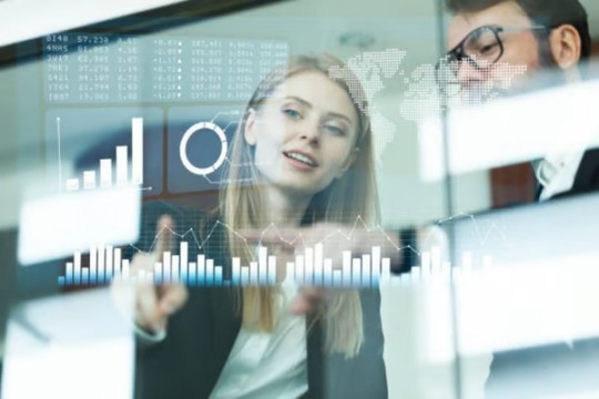 The Benefits of Wholesale Interactive Display Screens